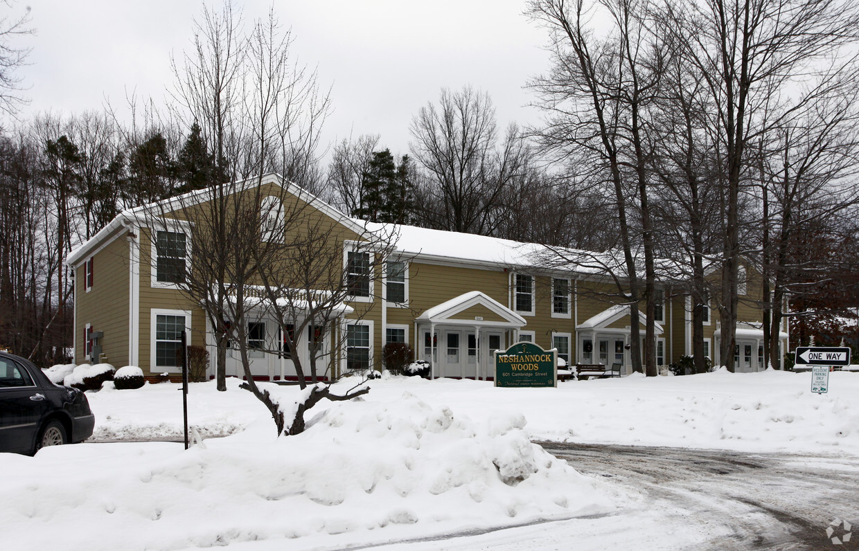 Foto principal - Neshannock Woods Apartments