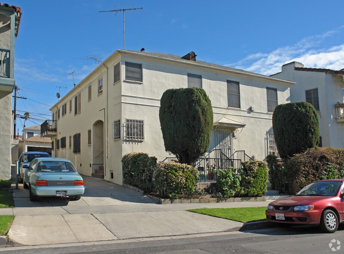 Foto principal - 324 N Genesee Ave