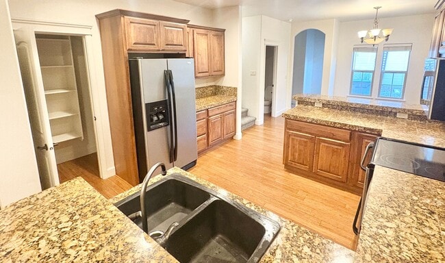 Building Photo - Coming Soon: 3BR/2Baths Steps from BSU, the Greenbelt, and Downtown!