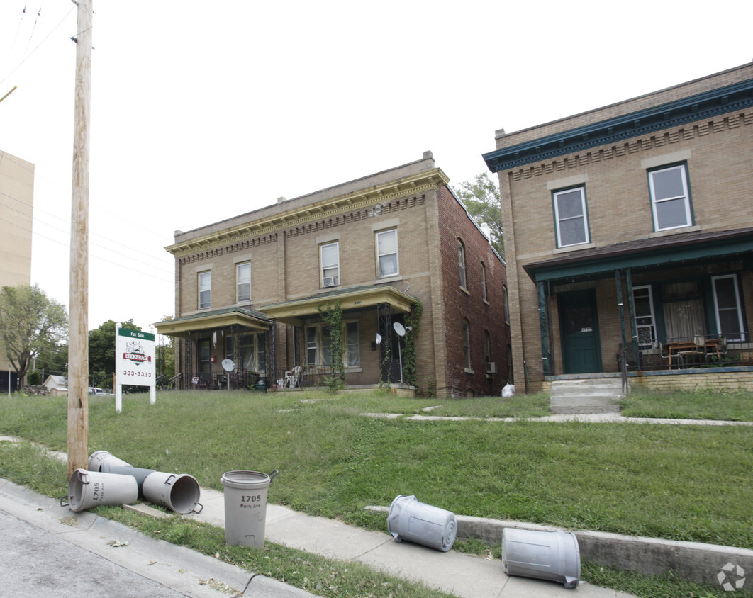 Building Photo - Hanscom Place