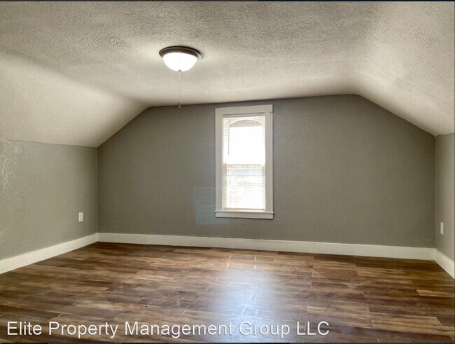 Building Photo - 5 br, 1.5 bath House - 1021 Hudson Road #2