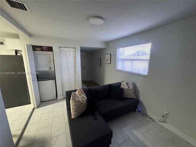 Foto del edificio - 2211 NW 82nd St