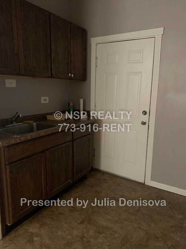 Foto del edificio - 4267 W Addison St