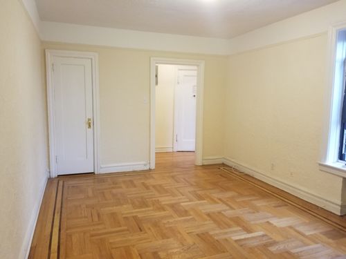 Primary Photo - 915 84th St