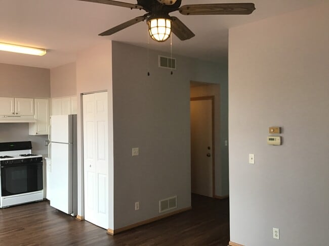 Foto del edificio - 21343 Earhart Ct