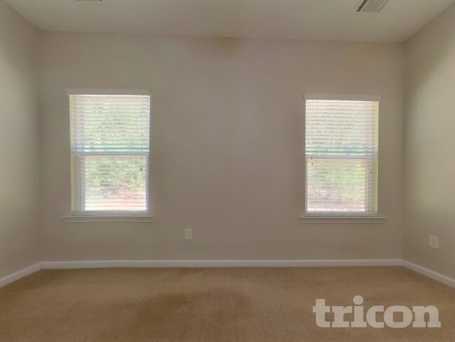 Building Photo - 338 Brookwood Crossing