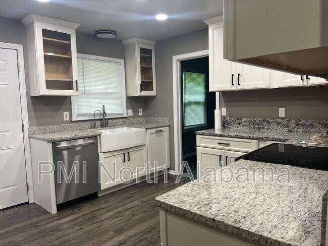 Building Photo - 6208 Cedar Point Dr NW