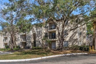 Building Photo - 1948 Lake Atriums Cir
