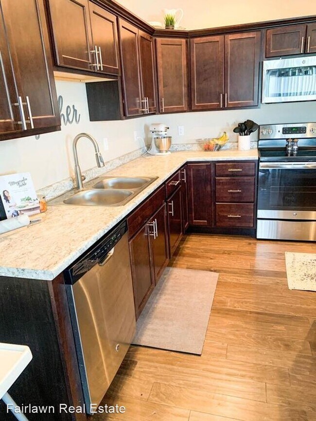 Building Photo - 4 br, 2.5 bath House - 1514 Halo Drive
