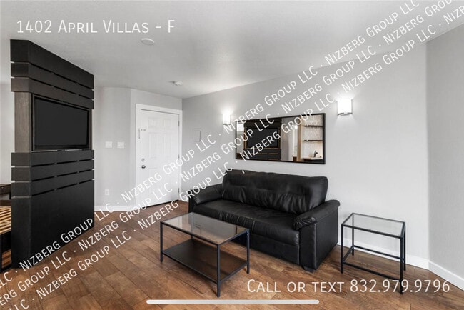 Building Photo - 1402 April Villas