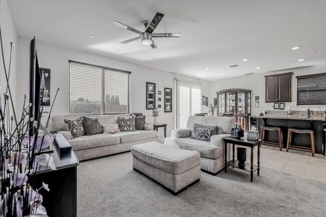 Building Photo - Gorgeous 3 Bedroom 2 Bath 2 Car Garage Sin...