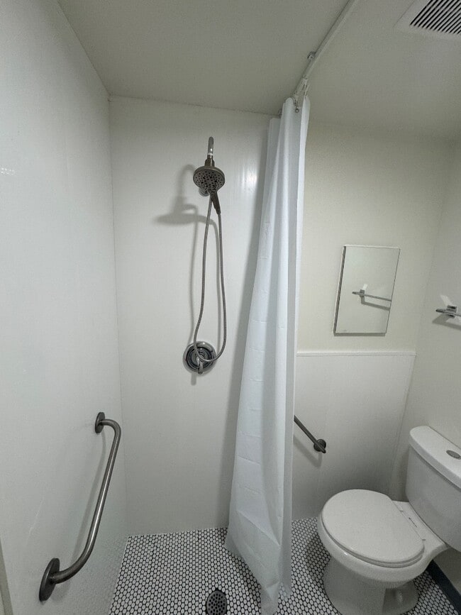 Foto del edificio - 460 W 600 N