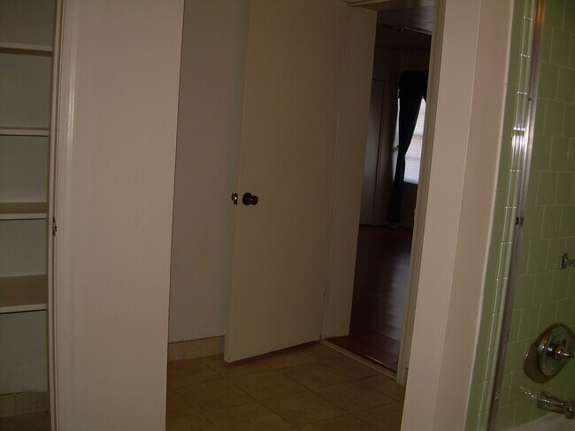 Building Photo - 7113 Warbler Ln