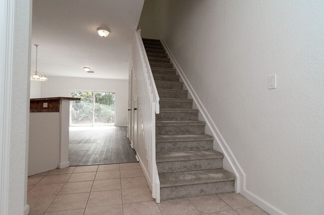 Stairway - 5108 SE Mariner Garden Cir