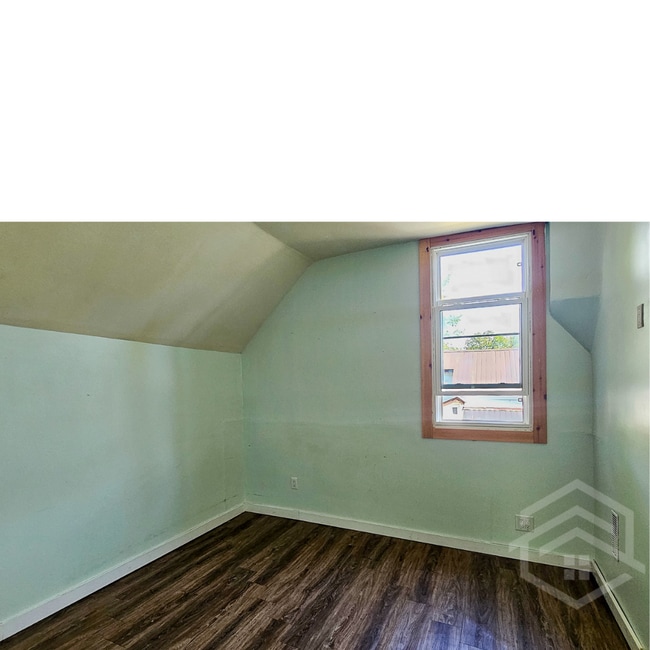 Building Photo - 3-Bedroom with a Fenced Yard!