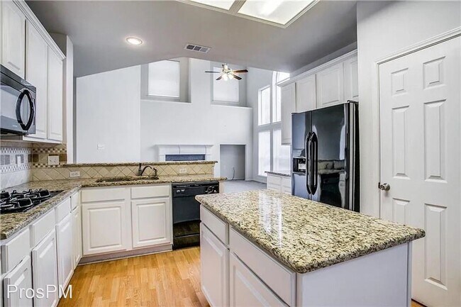 Building Photo - 4 br, 2 bath House - 409 Stonebridge Circle