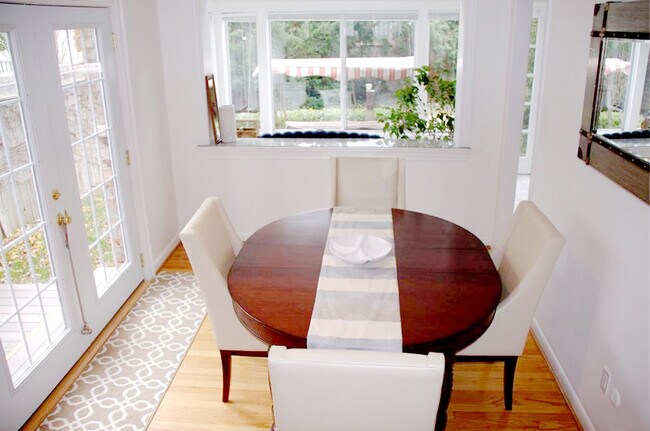 Foto del edificio - 381 W Brown St