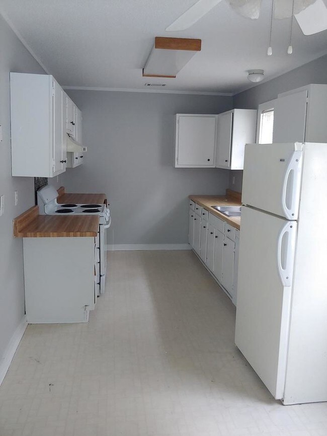 Building Photo - Cute 1 bedroom 1 bath home in west columbia