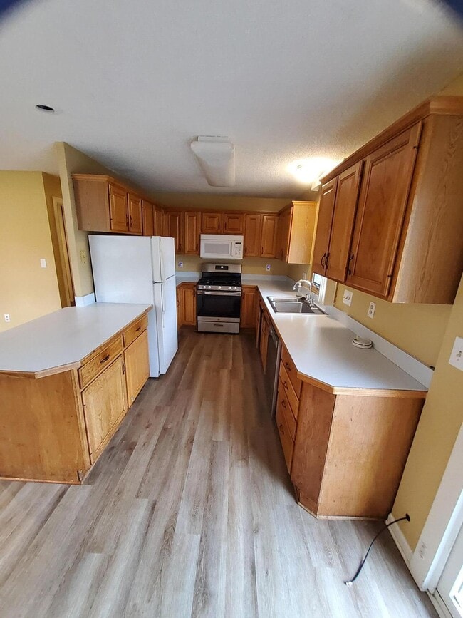 Building Photo - 2828 Packard St