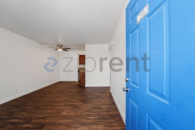 Foto del edificio - Unit B213