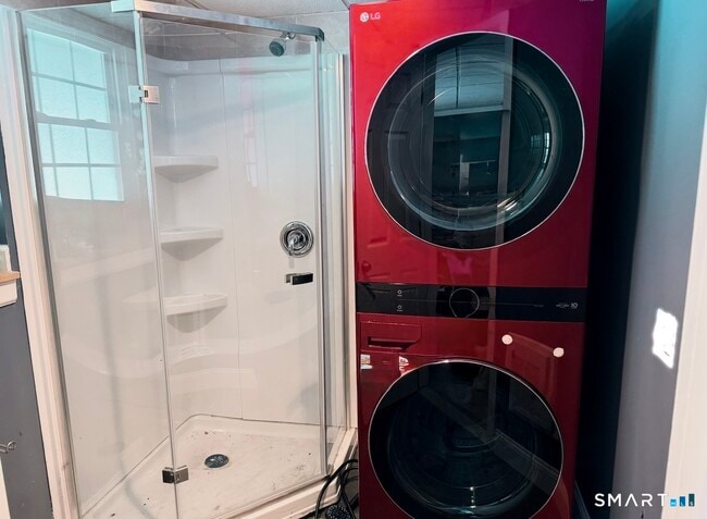 Building Photo - 143 Maple Ave