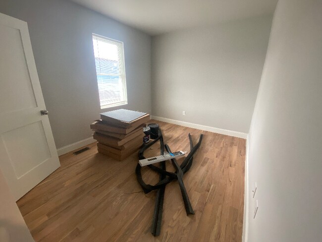 Building Photo - 151 Crescent St