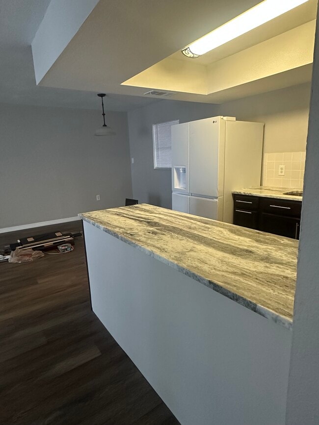 Building Photo - 1131 N Trudel Pt