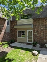 Building Photo - 535 Longshore Dr