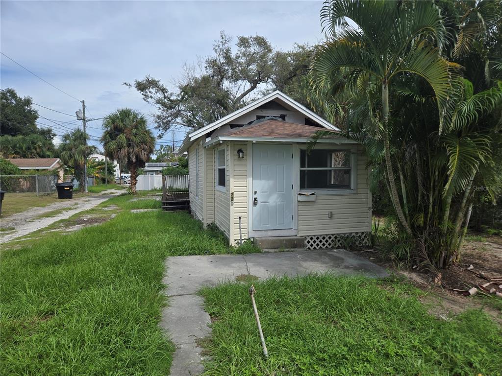 Foto principal - 2220 20th St S