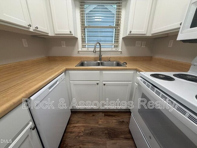 Building Photo - 5551 Hamstead Crossing