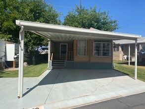 Building Photo - 180 N 1100 E