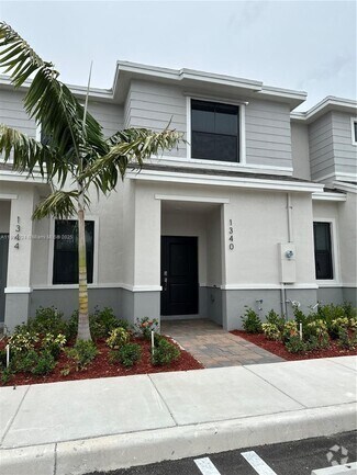 Building Photo - 1340 NE 3rd Ave
