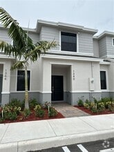 Building Photo - 1340 NE 3rd Ave