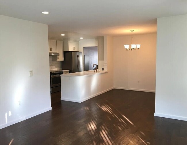 Building Photo - 635 Celebration Ct