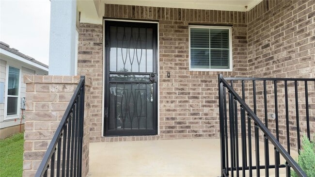 Foto del edificio - 128 Riverhill Dr
