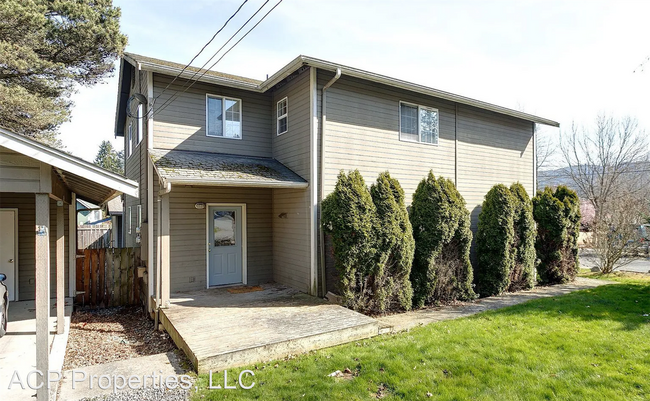 Building Photo - 3 br, 2.5 bath House - 2111 Harris Ave.