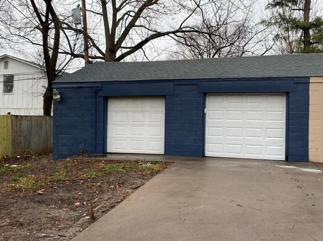 Primary Photo - 16 E 80th Ter