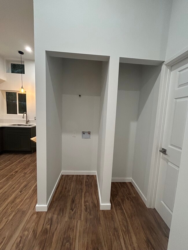 Building Photo - 5413 W 118th St