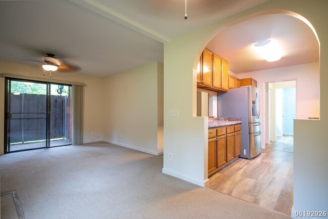 Building Photo - $2,800/ 2 Bed/ 1 Bath/ 2 Parking Hidden in the Heights - Your Private Green Escape on O'ahu