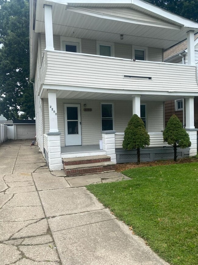Building Photo - 2200 W 103rd St