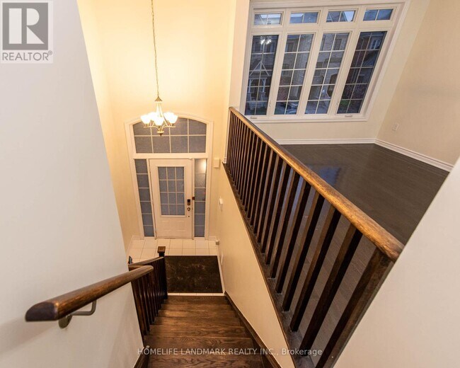 Photo du bâtiment - 98 Farooq Blvd