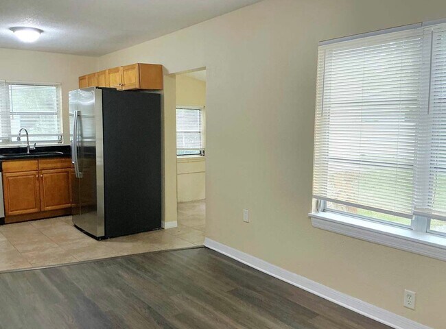 Foto del edificio - 9501 N Albany Ave