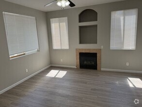 Building Photo - 1021 S Walden Way
