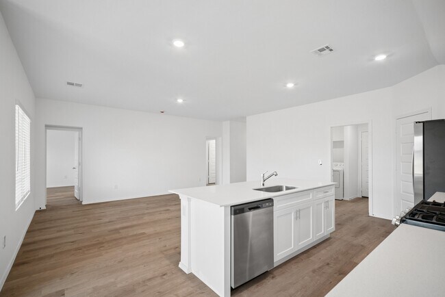 Foto del edificio - 2123 W 30th Pl
