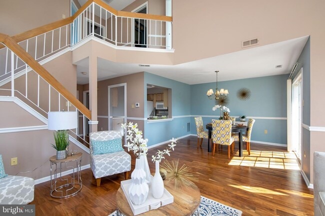Building Photo - 251 Sequoia Dr