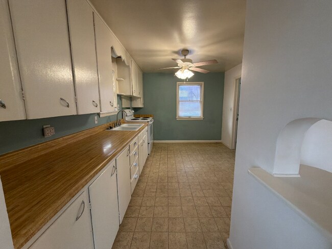 Foto del edificio - 1811 Remington St