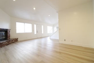 Building Photo - 15978 Muni Rd