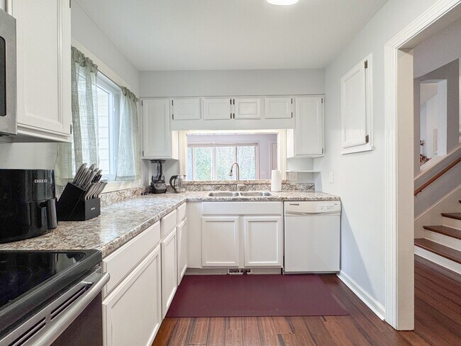 Foto del edificio - 310 Wimbledon Ct