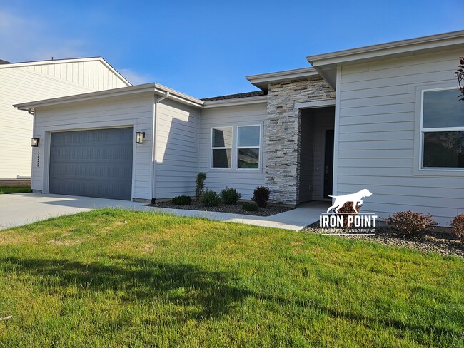 Foto del edificio - Brand New 4bed/3 bath home w/office, 2 car extended bay garage & all appliances included.