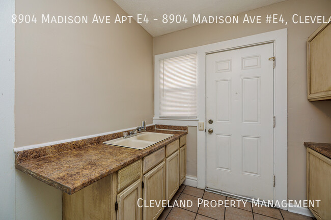 Building Photo - 3-Bedroom Cleveland Apartment